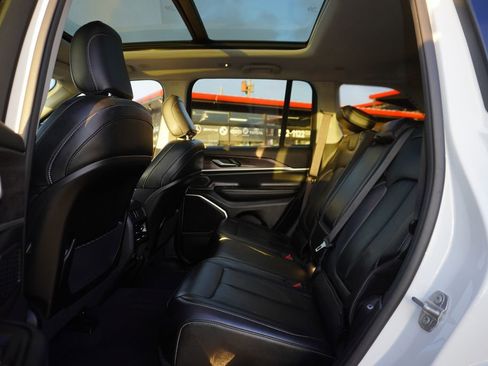 Used 2022 Jeep Grand Cherokee Limited 4xe image 23