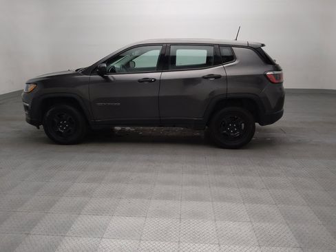 Used 2018 Jeep Compass Sport AWD/4WD image 3