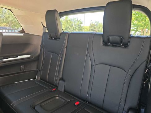 Used 2023 INFINITI QX60 Luxe w/ Cargo Package FWD image 11