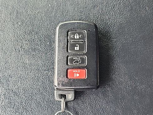 Used 2017 Toyota RAV4 Limited image 38