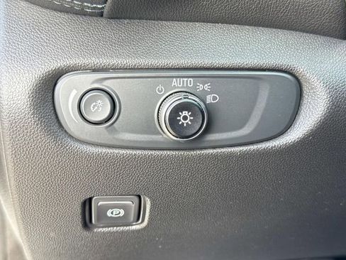 Used 2021 Chevrolet Blazer LT image 41