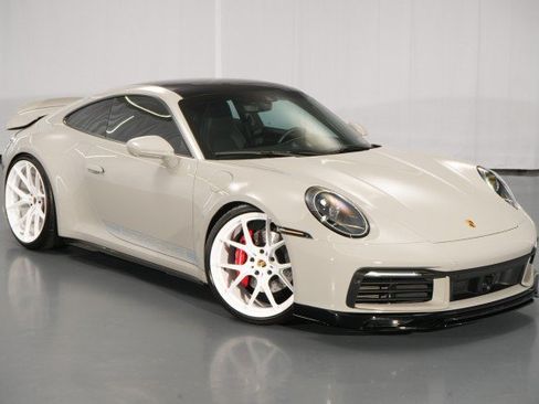 Used 2020 Porsche 911 Carrera 4S AWD/4WD image 18