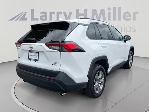 Used 2025 Toyota RAV4 LE AWD/4WD image 5