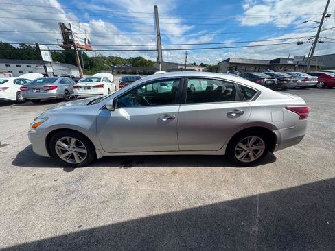 Used 2013 Nissan Altima 2.5 SV w/ 2.5SV Convenience Pkg FWD image 5