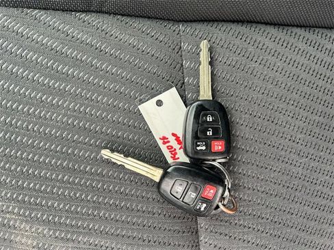 Used 2017 Toyota Camry LE image 25