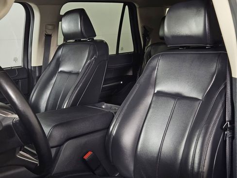 Used 2024 Ford Expedition XLT image 24