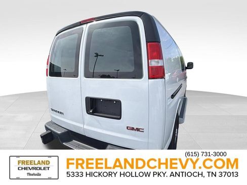 Used 2019 GMC Savana 2500 w/ Driver Convenience Package RWD image 3