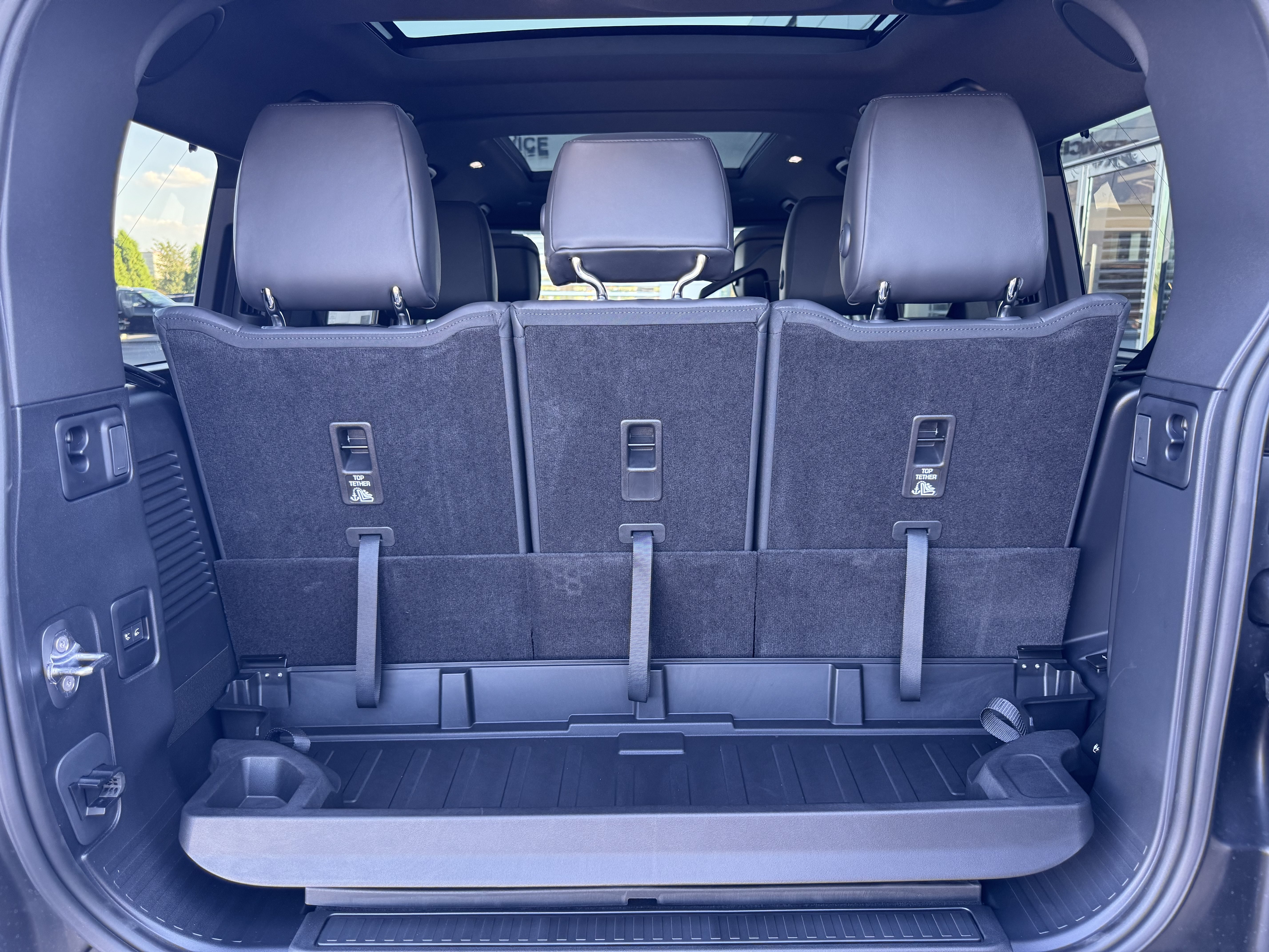 New 2026 Land Rover Defender 130 X-Dynamic SE AWD/4WD image 33