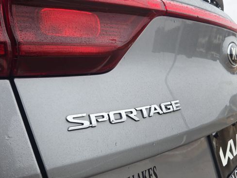 Certified 2022 Kia Sportage LX image 11