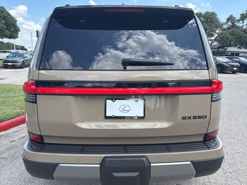 Used 2025 Lexus GX 550 AWD/4WD image 4