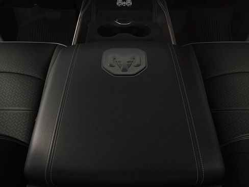 New 2026 RAM 2500 Laramie AWD/4WD image 4