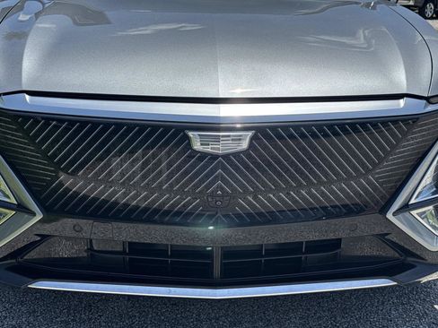 Used 2025 Cadillac Lyriq Luxury RWD image 8