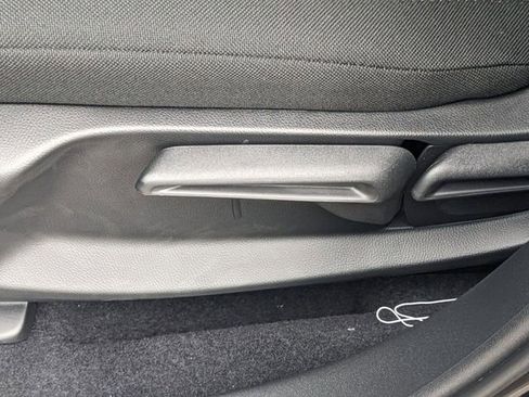 New 2026 Honda HR-V LX image 19