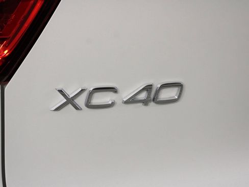 New 2026 Volvo XC40 B5 Core image 16
