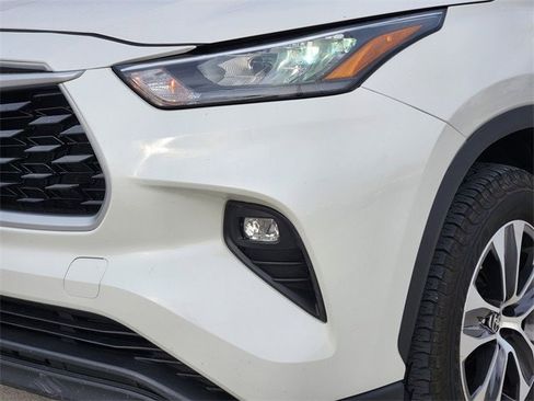 Used 2020 Toyota Highlander XLE image 5