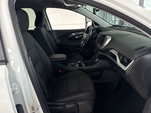 Used 2024 GMC Terrain SLE image 12