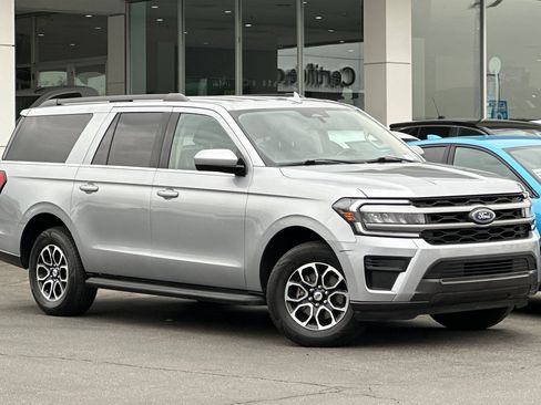 Used 2024 Ford Expedition Max XLT image 2