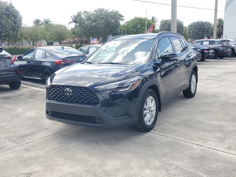 Certified 2024 Toyota Corolla Cross LE FWD image 7