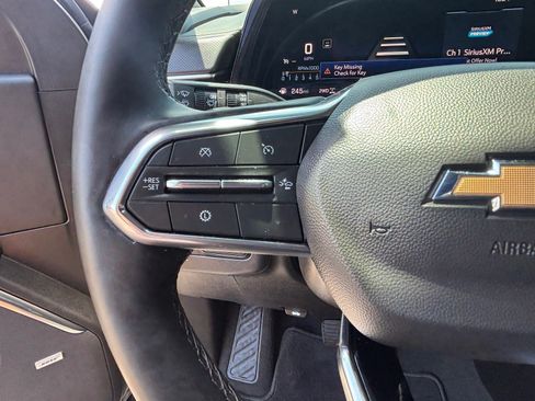 Used 2025 Chevrolet Tahoe High Country AWD/4WD image 21