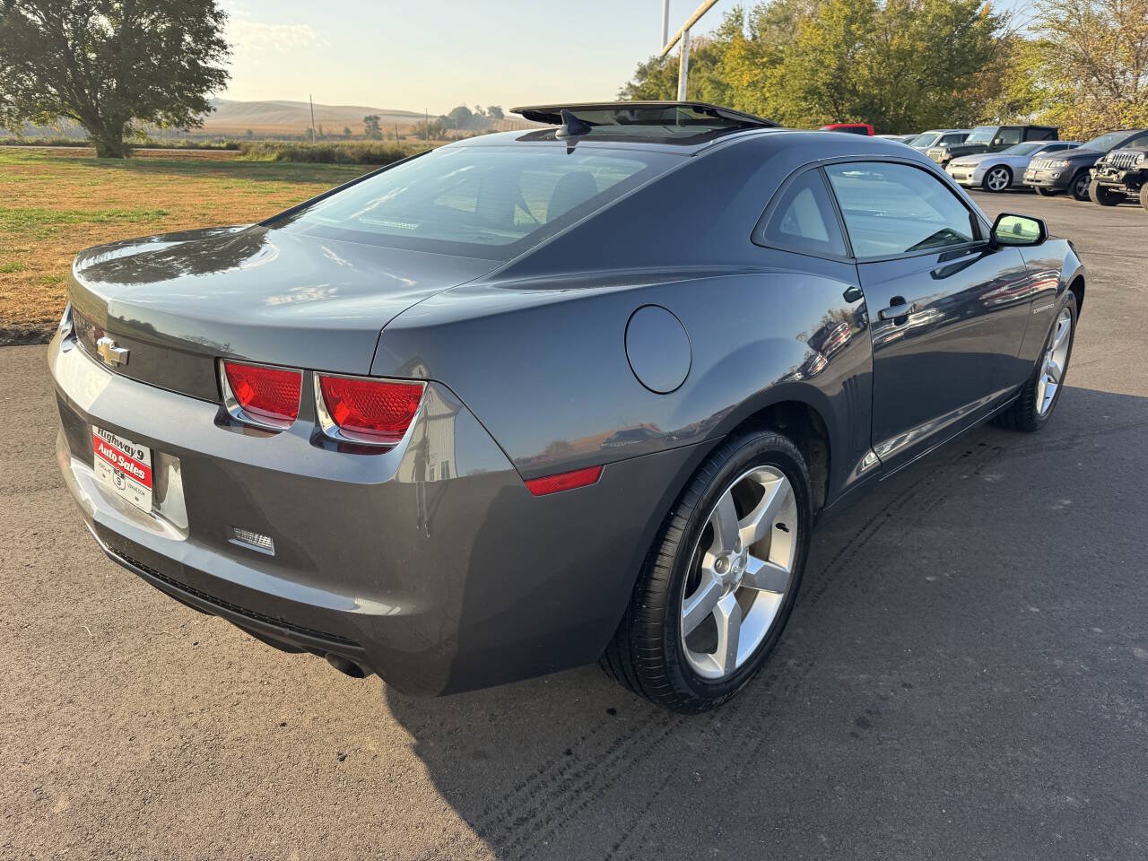 Used 2010 Chevrolet Camaro LT RWD image 4