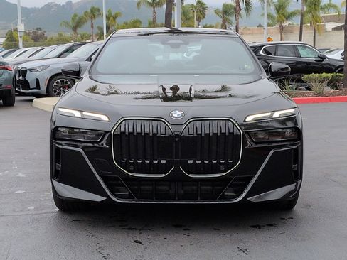 Used 2026 BMW 740i w/ Premium Package RWD image 3