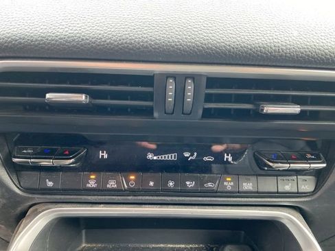 Used 2024 MAZDA CX-90 Plug-In Hybrid w/ Premium Pkg AWD/4WD image 17