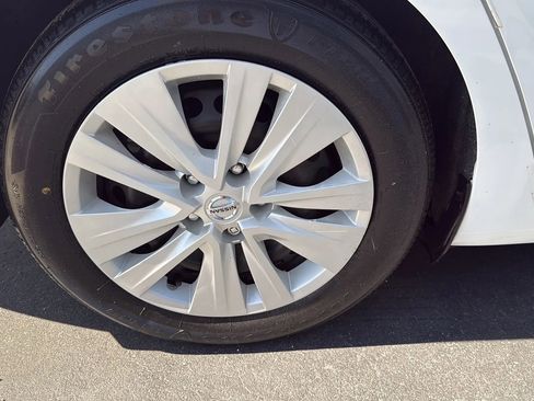 Used 2022 Nissan Sentra S FWD image 24