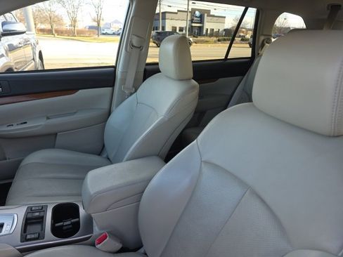 Used 2014 Subaru Outback 2.5i Limited image 10