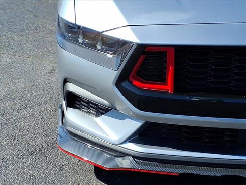 Used 2025 Ford Mustang Coupe image 13