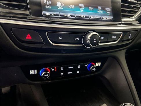 Used 2018 Buick Regal Essence w/ Driver Confidence Package #1 image 15