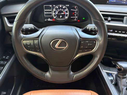 Used 2021 Lexus UX 200 w/ Accessory Package (Z1) FWD image 18