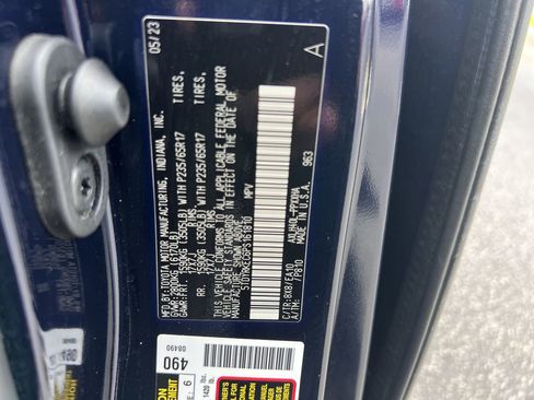 Used 2023 Toyota Sienna XLE FWD image 37