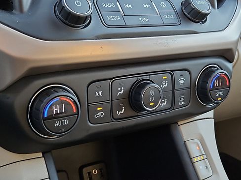 Used 2017 GMC Acadia Denali w/ Technology Package image 16