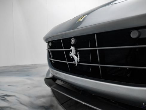 Used 2019 Ferrari Portofino image 42