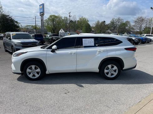 Used 2021 Toyota Highlander LE FWD image 50