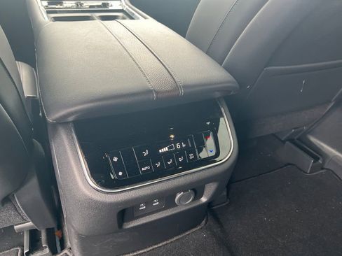 Used 2025 Nissan Armada SL w/ Captain's Chari Seat Package AWD/4WD image 9