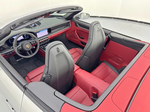 Used 2025 Porsche 911 Carrera RWD image 43