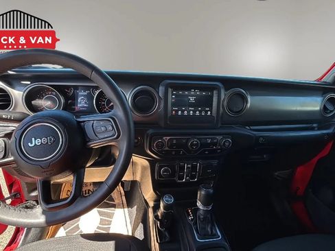 Used 2023 Jeep Gladiator Sport AWD/4WD image 11
