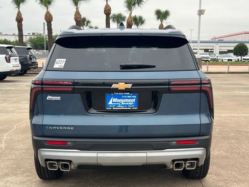 New 2026 Chevrolet Traverse LT FWD image 10