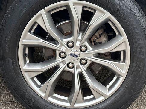 Used 2021 Ford Explorer Limited image 31