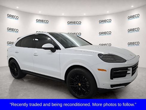Used 2024 Porsche Cayenne Coupe AWD/4WD image 1