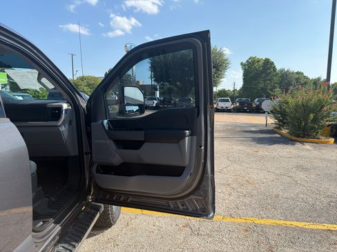 Used 2023 Ford F250 XLT w/ XLT Premium Package AWD/4WD image 28