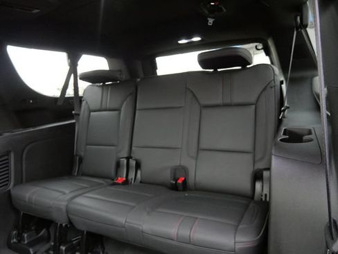 Used 2023 Chevrolet Suburban RST w/ Sport Performance Package AWD/4WD image 16