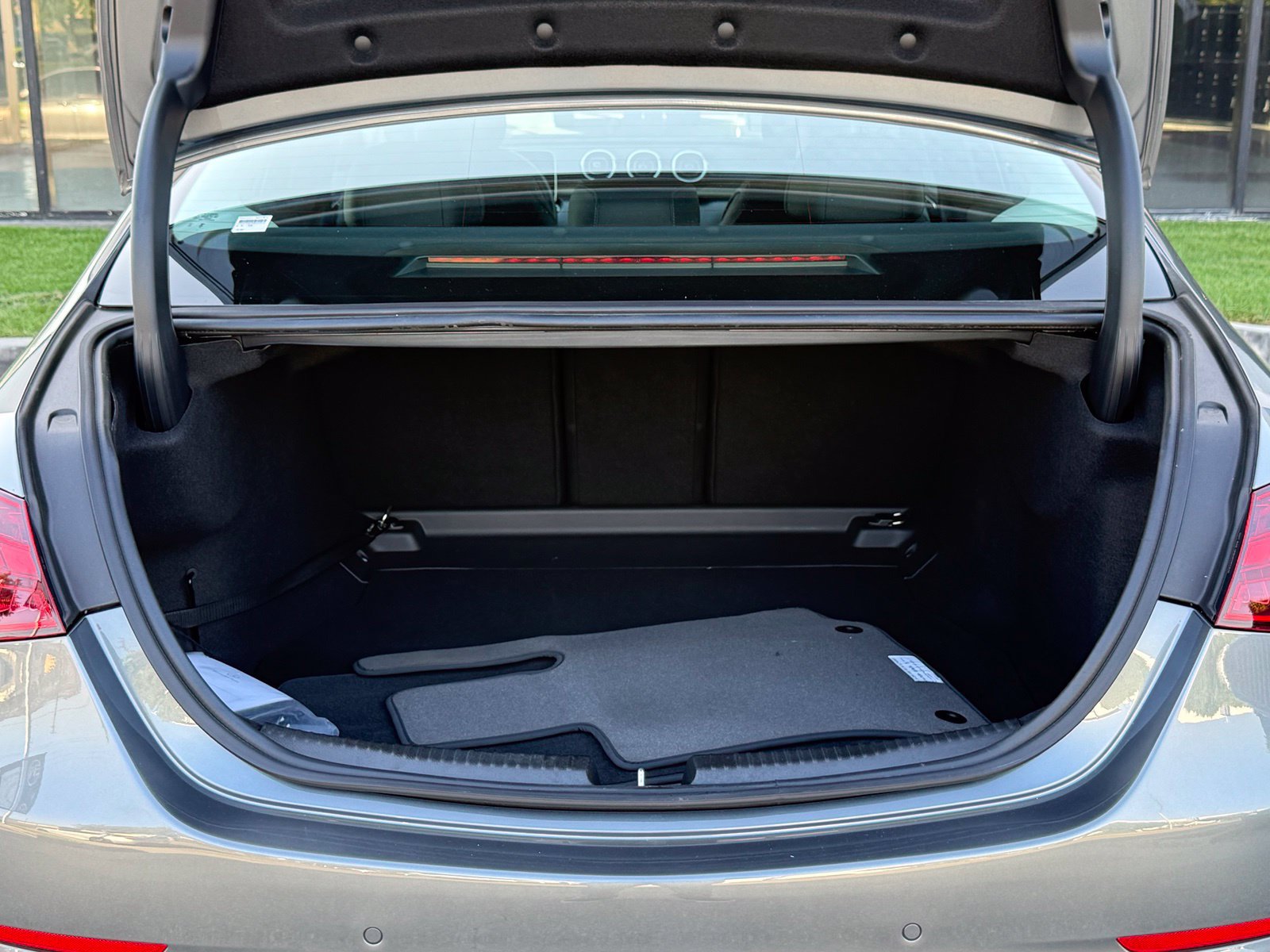 Used 2025 Mercedes-Benz C 300 Sedan image 16