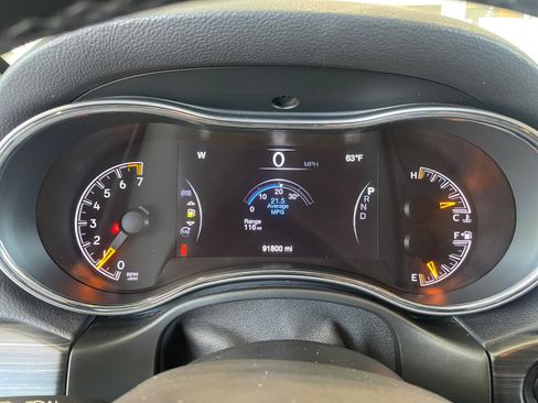 Used 2021 Jeep Grand Cherokee Laredo X image 10