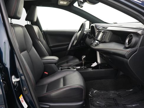 Used 2018 Toyota RAV4 SE w/ Advanced Technology Package AWD/4WD image 11