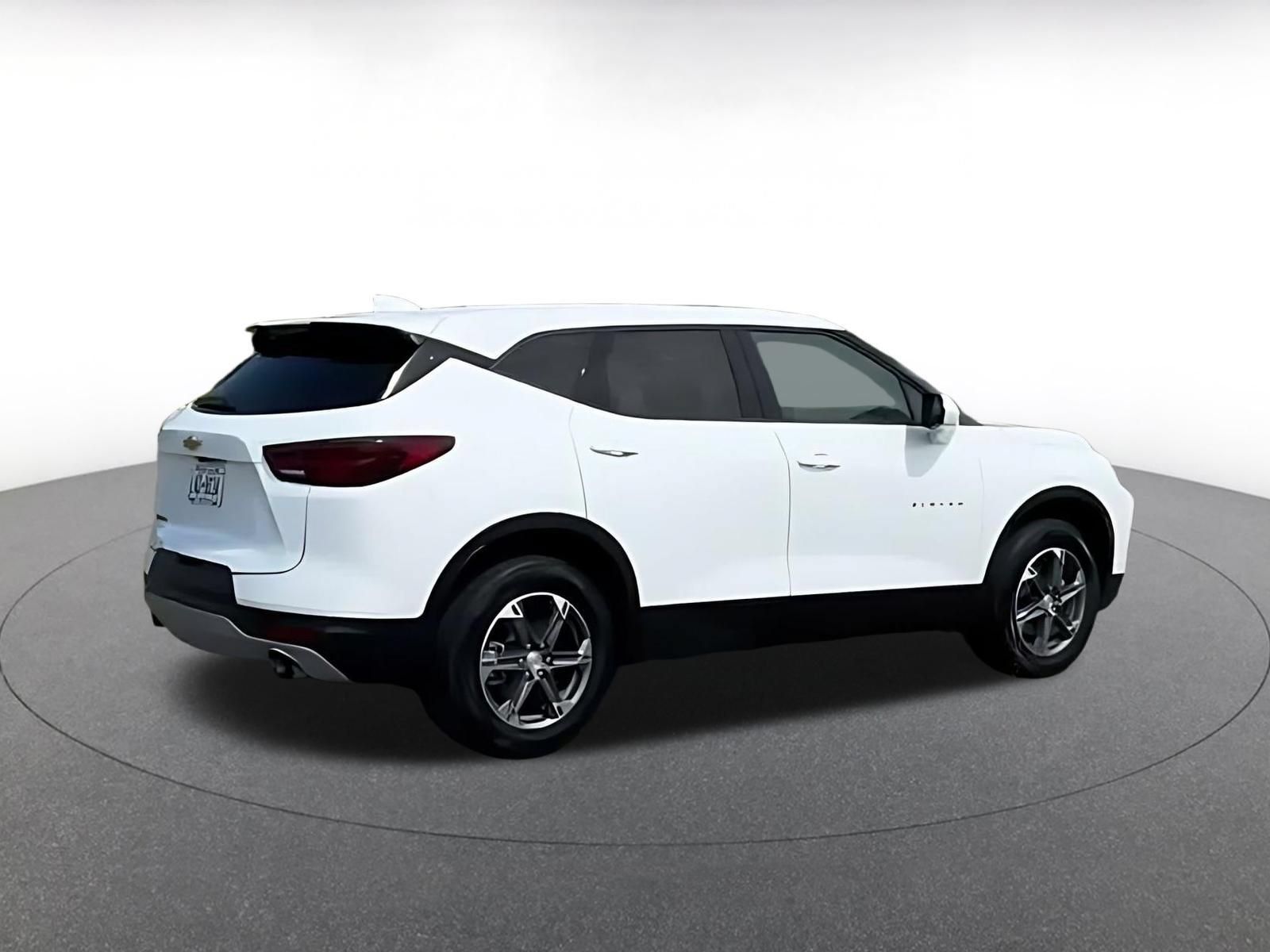 Used 2025 Chevrolet Blazer LT FWD image 12