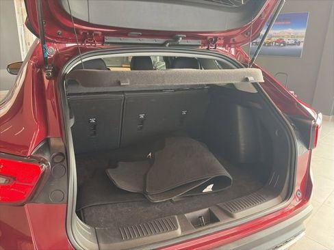 Used 2025 Chevrolet Trax LT w/ LT Convenience Package image 24