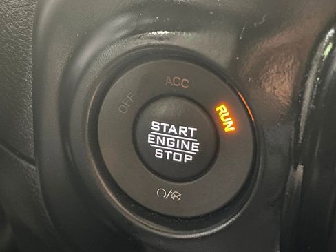 Used 2023 Jeep Wrangler Unlimited Rubicon 4xe w/ Cold Weather Group AWD/4WD image 34