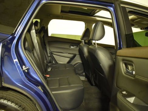 Certified 2023 Nissan Rogue SL image 33